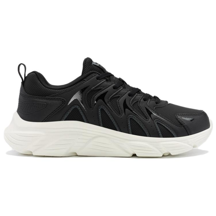 XTEP Abrasion Resistant Low top Casual Running Shoes Men’s Black White