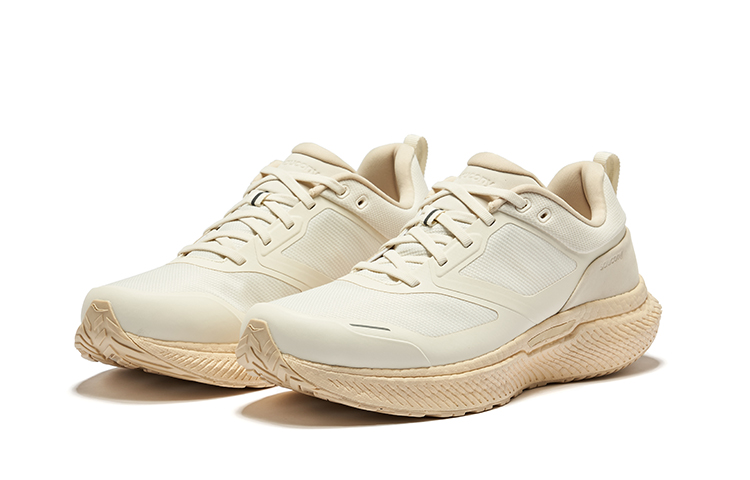Saucony Slip Resistant Cushioning Low top Running Shoes Unisex White