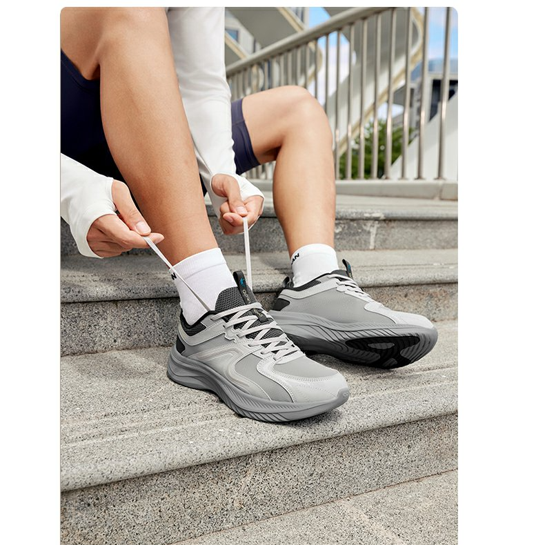 QIAODAN Slip Resistant Abrasion Resistant Low top Running Shoes Men’s
