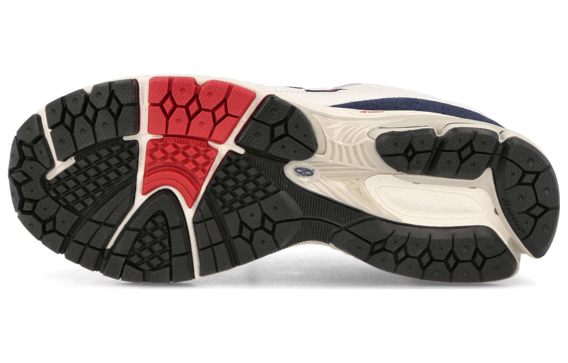 Унисекс кроссовки New Balance 2002R (белый / красный / синий) — фото 5