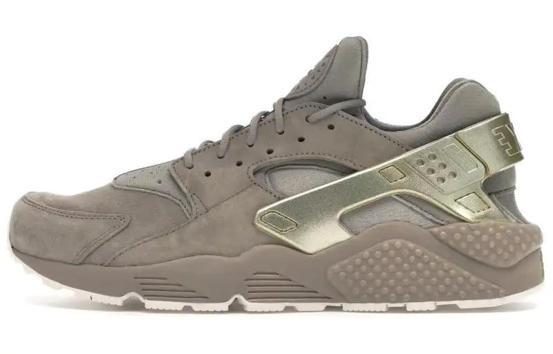 Nike Air Huarache Premium 'Metallic Gold Coin'