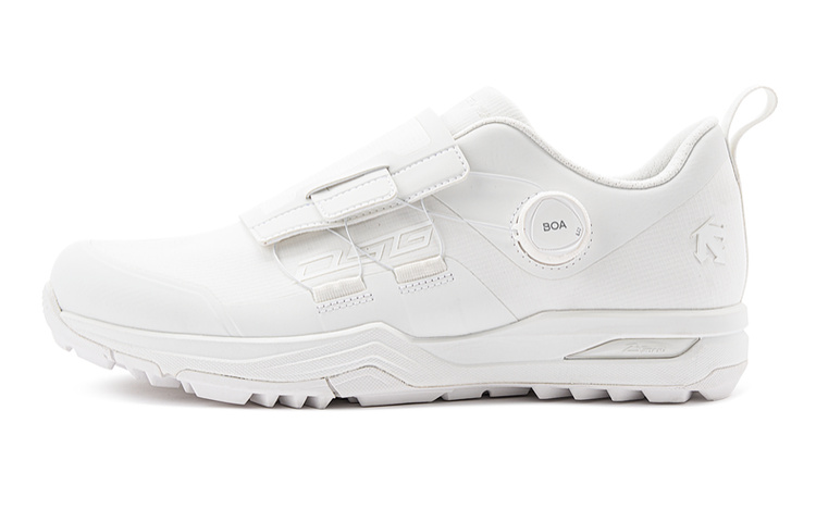 DESCENTE Low top Golf Shoes Men's White
