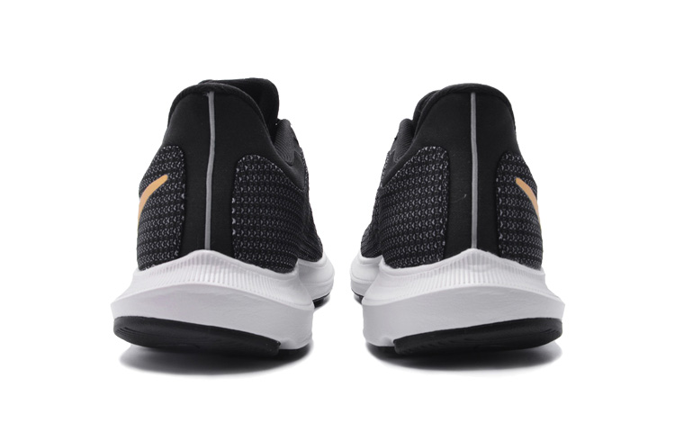 Женские кроссовки Nike Wmns Quest (черно-золотые) — фото 5