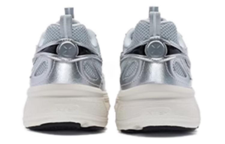 XTEP Cushioning, Wear Resistant Low top Running Shoes Women’s Silver Gray