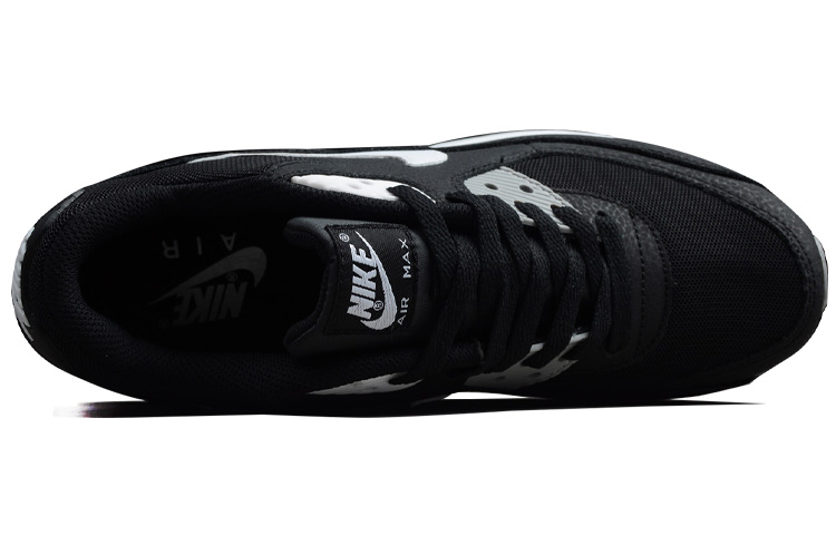 Женские кроссовки Nike Air Max 90 (черно-белые) — фото 4