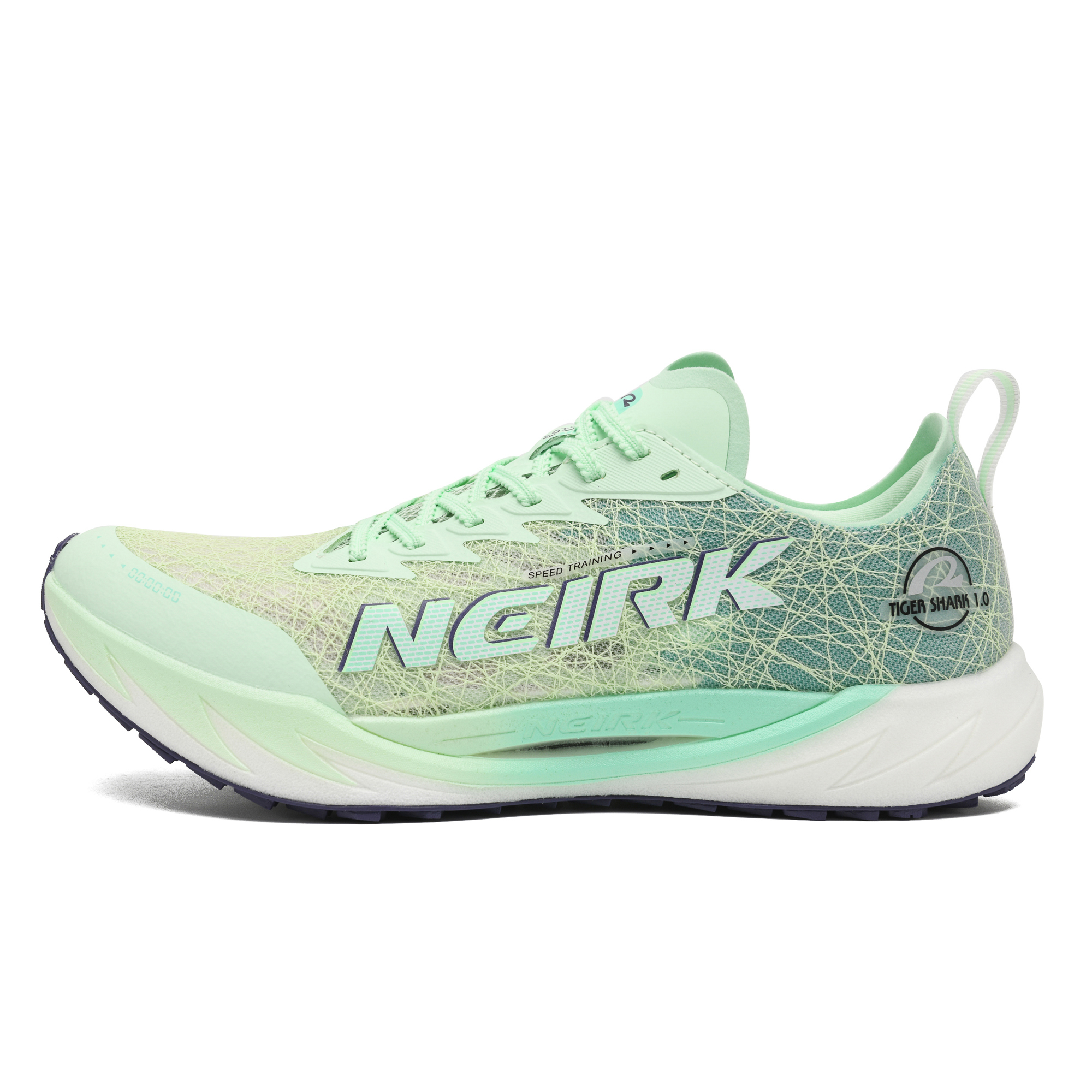 Neirk Training Running Shoes Unisex Seeking Plum Blossom In The Snow