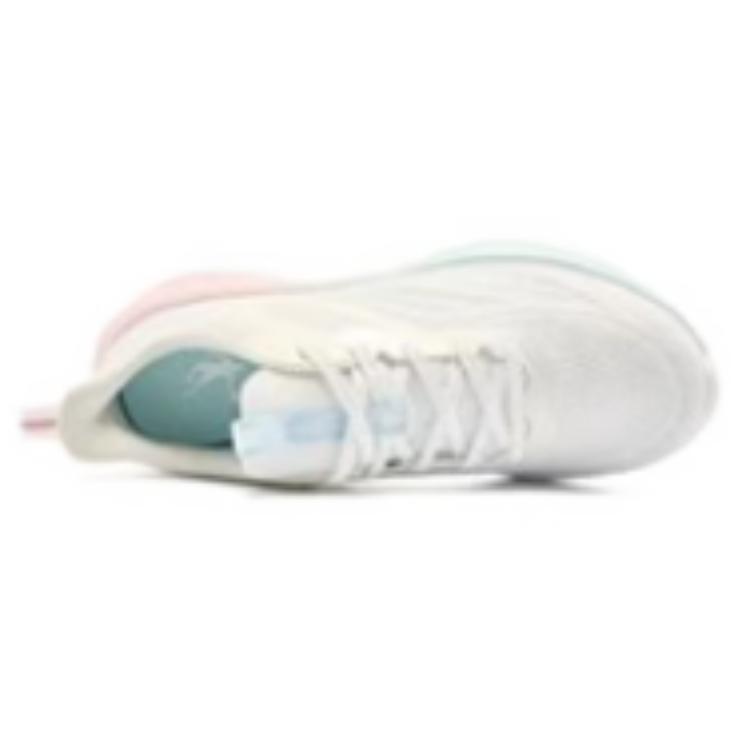 QIAODAN Slip Resistant Abrasion Resistant Coverage Low top Sprint Running Shoes Women’s Jordan White