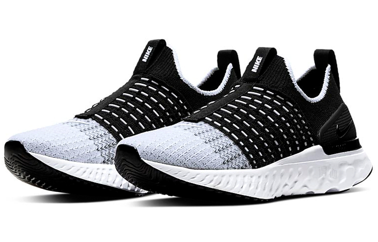 Женские кроссовки Nike React Phantom Run Flyknit 2 (черно-белые) — Чёрныйбелый — фото 3