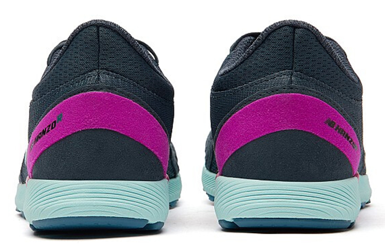 Женские кроссовки New Balance Hanzo (черно-синие) — фото 4