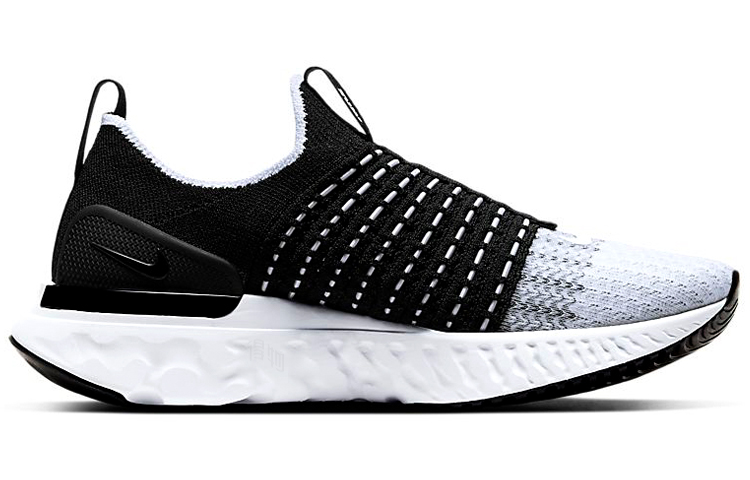 Женские кроссовки Nike React Phantom Run Flyknit 2 (черно-белые) — Чёрныйбелый — фото 2