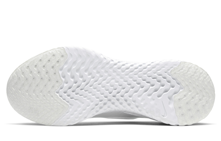 Женские кроссовки Nike Epic React Flyknit 2 (серебристо-белые) — фото 5