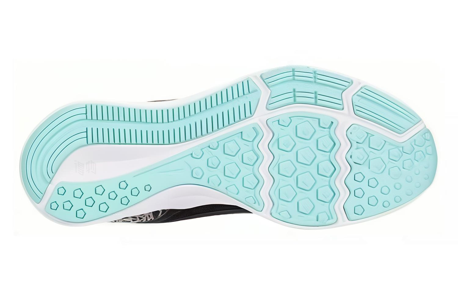 Женские кроссовки Nike Downshifter 9 (черно-белые) — фото 4