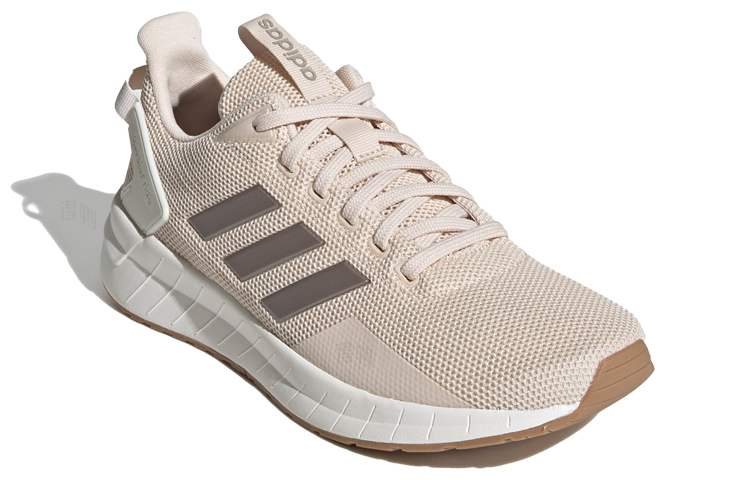 Женские кроссовки adidas neo Questar Ride (бежево-бело-серебристые) — Бежевыйбелый / серебристый — фото 3