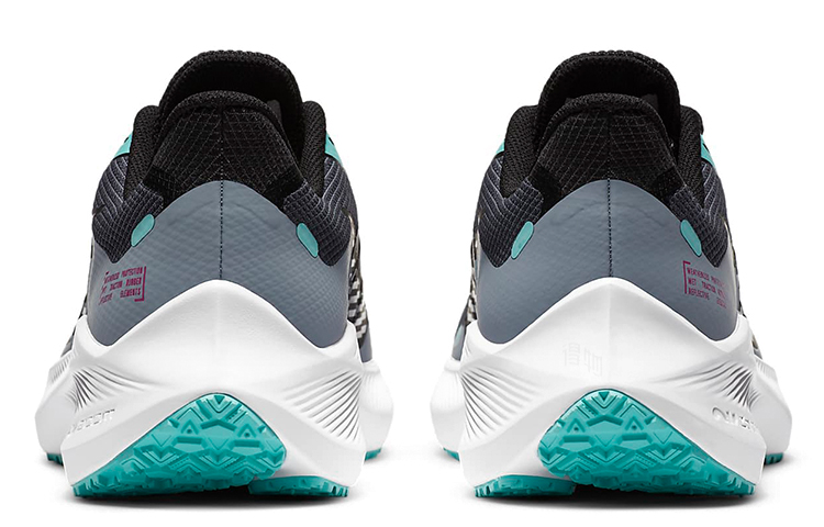 Женские кроссовки Nike Zoom Winflo 7 Shield (черно-серые) — фото 5