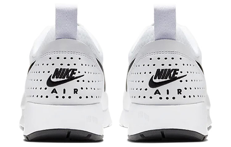 Женские кроссовки Nike Air Max Tavas (бело-черные) — Белый — фото 5