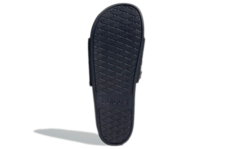 Шлепанцы adidas Adilette Comfort Slides (черно-белый) — фото 6