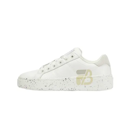 FILA FIRST Low top Casual Shoes Unisex Beige