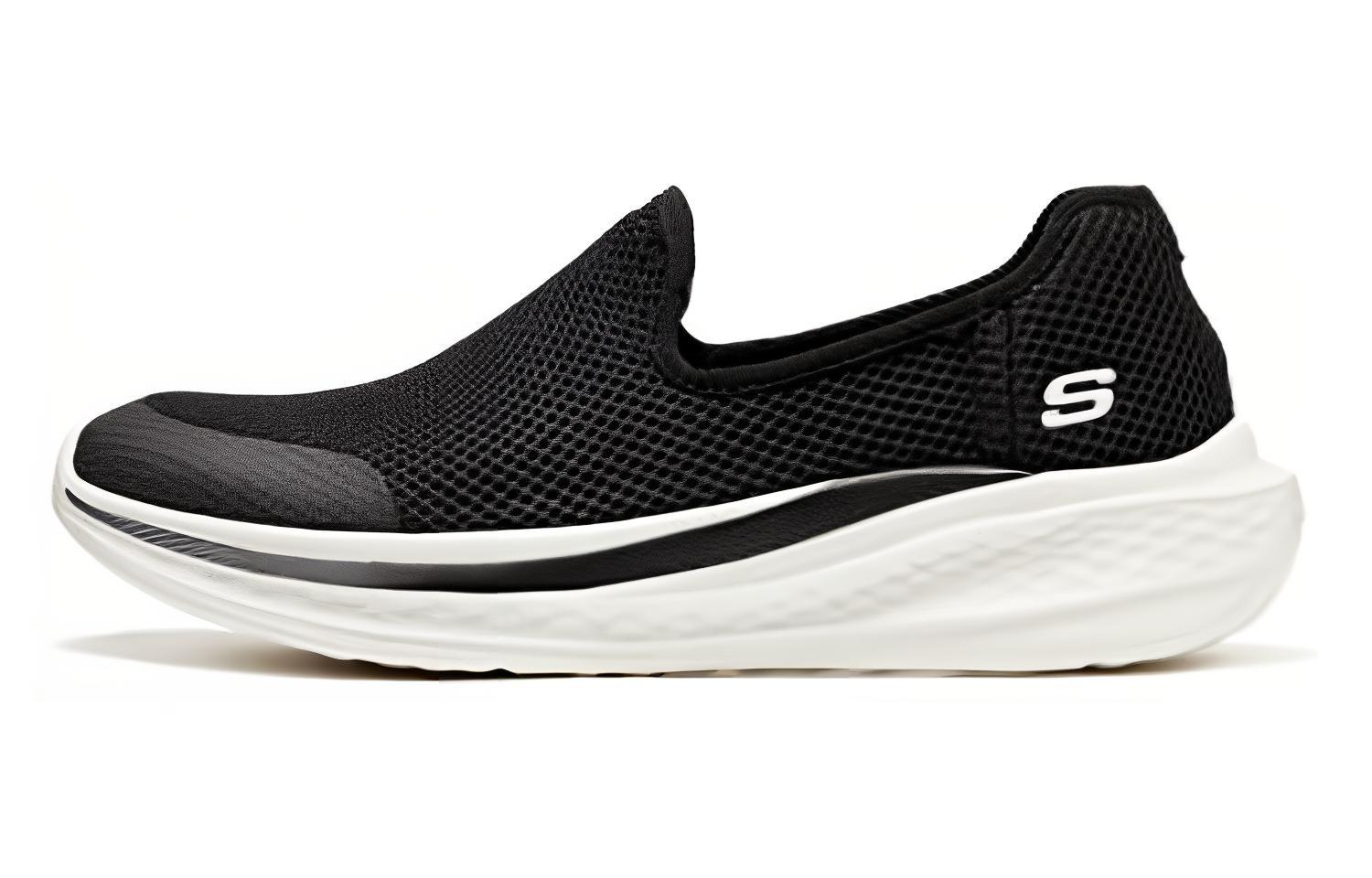 Skechers SLADE Low top Casual Shoes Men's Black White