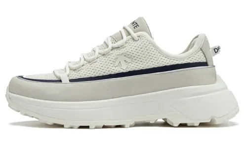 DESCENTE Sport Style Fabric Slip Resistant Abrasion Resistant Low top Casual Shoes Women's White