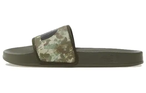 THE NORTH FACE Base Camp Slide 3 Slide Slippers Men's Green