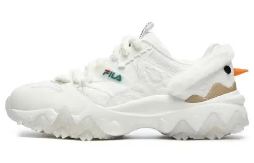 FILA Oakmont 2 Xmas Low top Casual Shoes Women's Snow