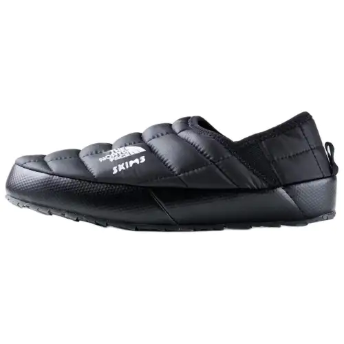 Skims x THE NORTH FACE Thermoball Traction Slip Resistant Abrasion Resistant Low top Casual Shoes Women's Black