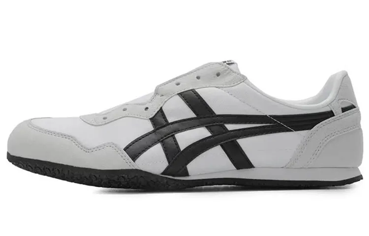 Onitsuka Tiger SERRANO SLIP ON Low top Casual Shoes Unisex Black White