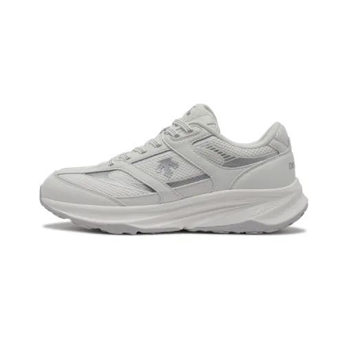 DESCENTE Chron Slip Resistant Low top Casual Shoes Women's Cream