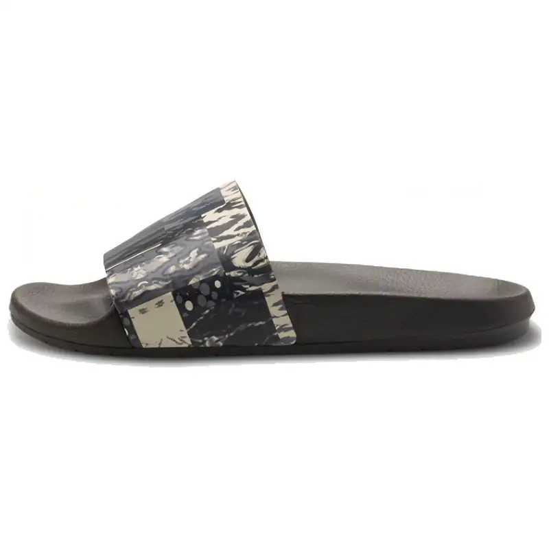 Under Armour Core Remix Striker Slippers Green
