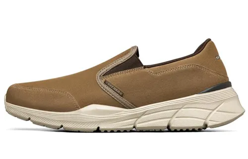 Skechers Equalizer 4.0 Low top Casual Shoes Men's Brown