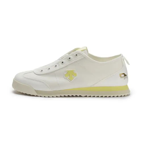 DESCENTE Chron Canvas Slip Resistant Low top Casual Shoes Women's Lemon