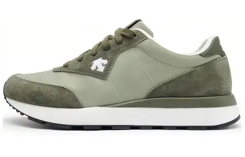 DESCENTE Heritage Style Slip Resistant, Abrasion Resistant, Breathable, Lightweight Low top Casual Shoes Men's Green
