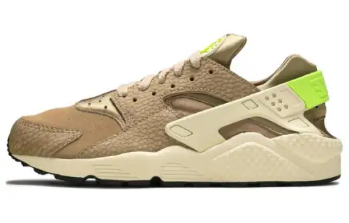 Nike Air Huarache Premium 'Desert Camo'
