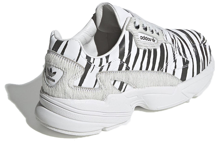 Женские кроссовки adidas originals Falcon (черно-белые) — фото 3