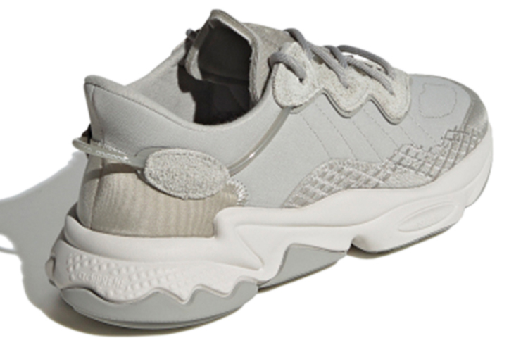 Женские кроссовки adidas Ozweego (серые) — фото 4