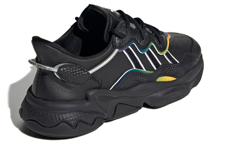 Женские кроссовки adidas Ozweego (черный) — Чёрный — фото 3