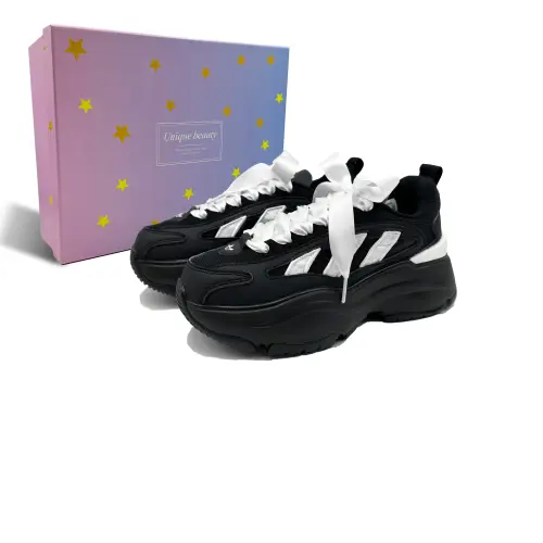 Adidas Originals OZGAIA Casual Shoes Women's Low Top Black/White