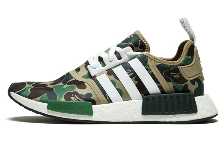Кроссовки A BATHING APE x adidas originals NMD_R1 (камуфляж)