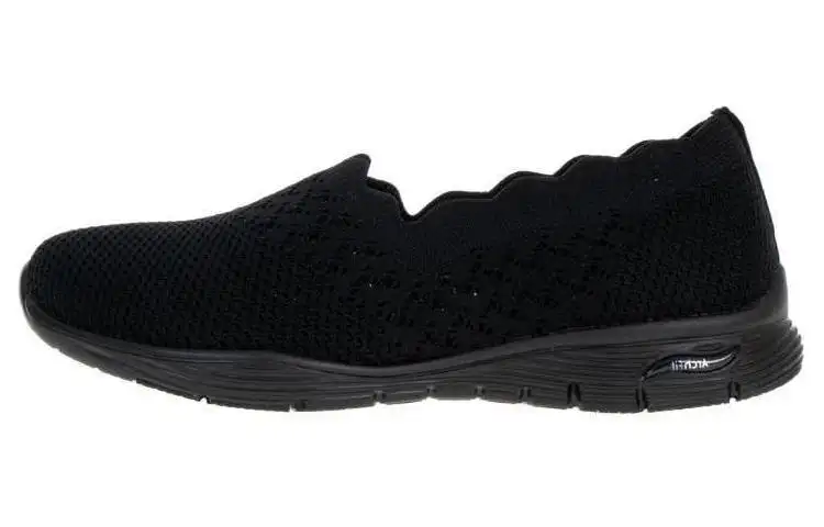 Skechers Arch Fit Low top Casual Shoes Women's Black