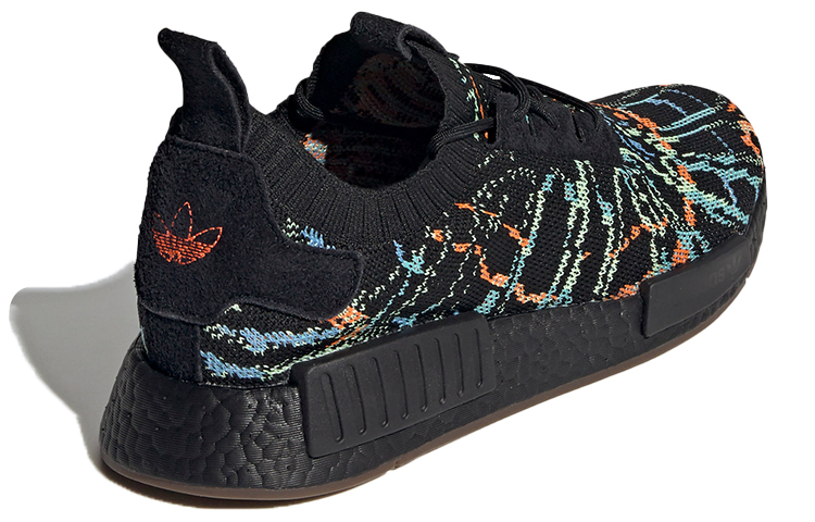 Кроссовки adidas originals NMD_R1 Primeknit (черные с цветным) — 黑/彩 — фото 4