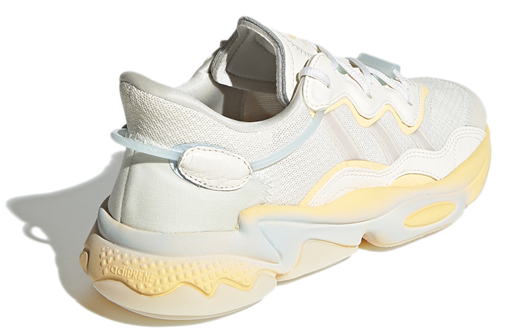 Женские кроссовки adidas originals Ozweego (молочные) — Молочный — фото 4