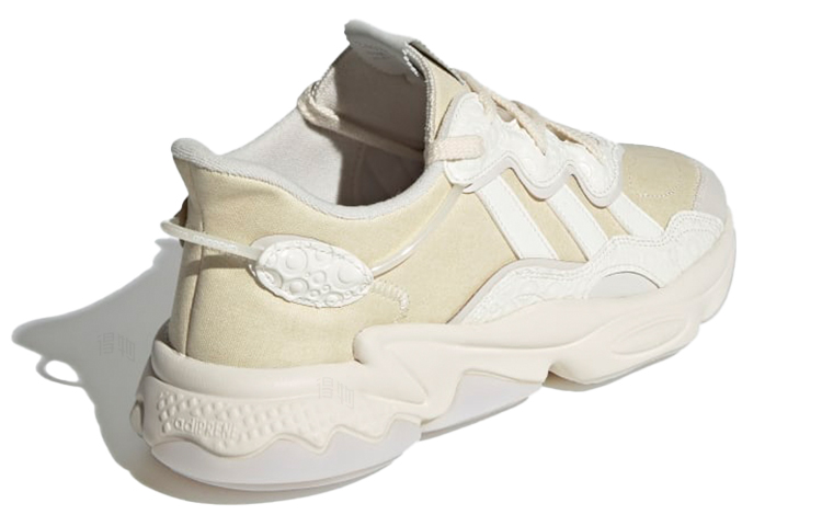 Женские кроссовки adidas originals Ozweego (бежевые) — фото 4
