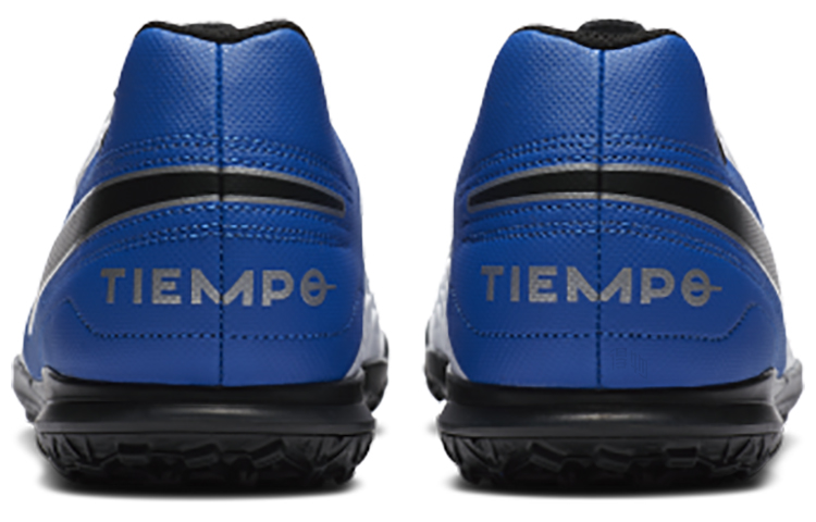 Футбольные бутсы Nike Legend 8 Club TF (бело-синие) — фото 5