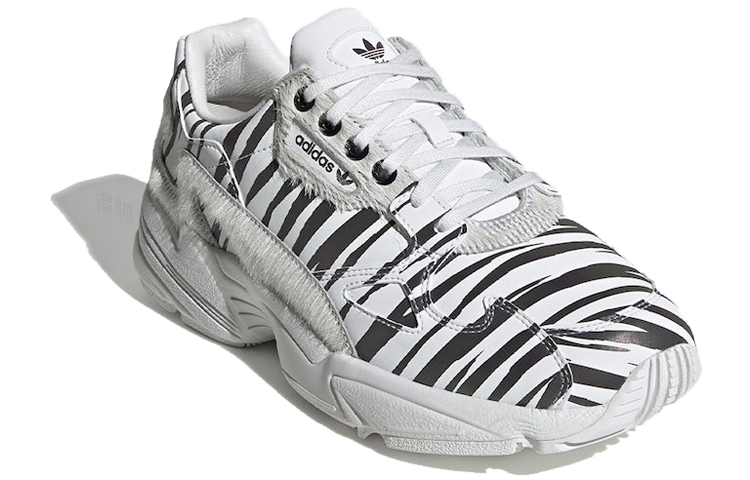 Женские кроссовки adidas originals Falcon (черно-белые) — фото 2