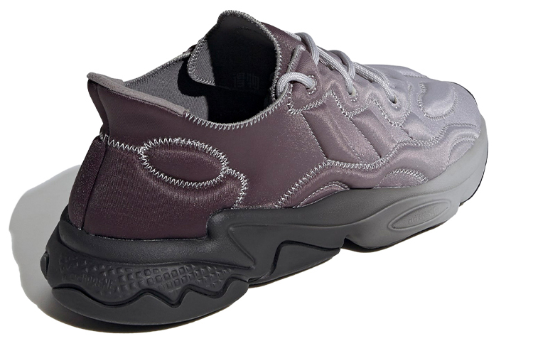 Кроссовки adidas originals Ozweego Tech (серо-черные) — фото 4