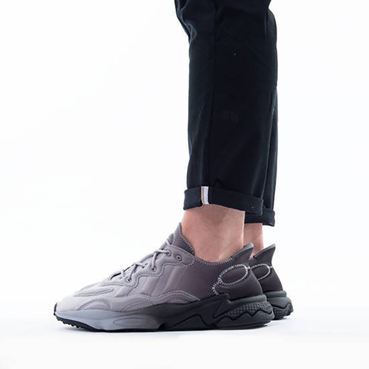 Кроссовки adidas originals Ozweego Tech (серо-черные) — фото 7