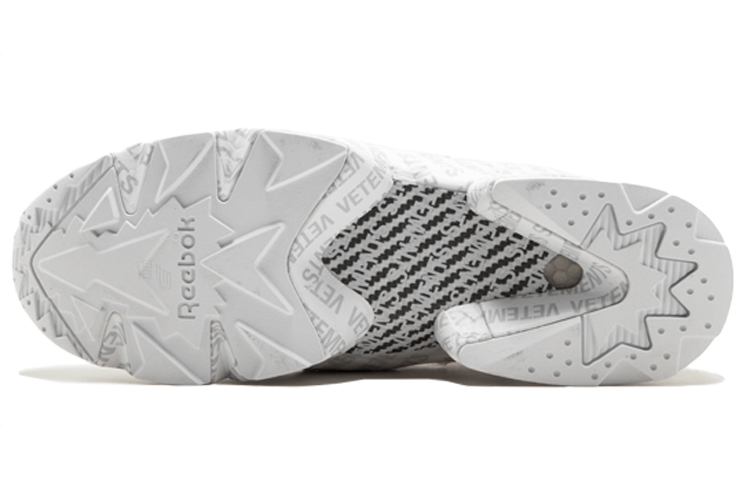 Кроссовки Reebok Instapump Fury Vet Emoji Vetements (белые) — Белый — фото 4
