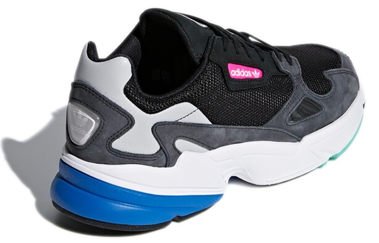 Женские кроссовки adidas originals Falcon (черно-бело-серые) — фото 4