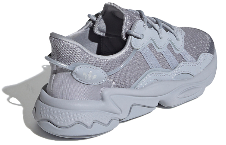 Женские кроссовки adidas Ozweego (серые) — фото 4