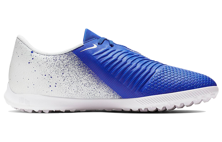 Мужские футбольные бутсы Nike Phantom Venom Club TF (бело-синие) — фото 2